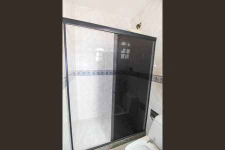 Casa de condomínio à venda com 300m², 3 quartos e 4 vagas Casa de condomínio à venda com 300m², 3 quartos e 4 vagasBanheiro Social