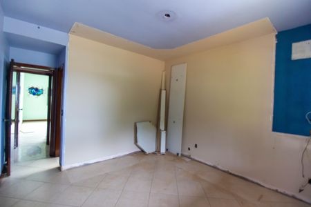 Casa de condomínio à venda com 300m², 3 quartos e 4 vagas Casa de condomínio à venda com 300m², 3 quartos e 4 vagas Suíte 2