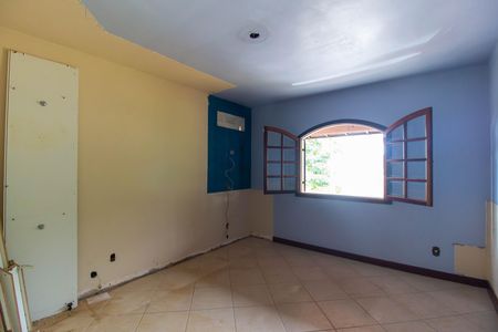 Casa de condomínio à venda com 300m², 3 quartos e 4 vagas Casa de condomínio à venda com 300m², 3 quartos e 4 vagasSuíte 2