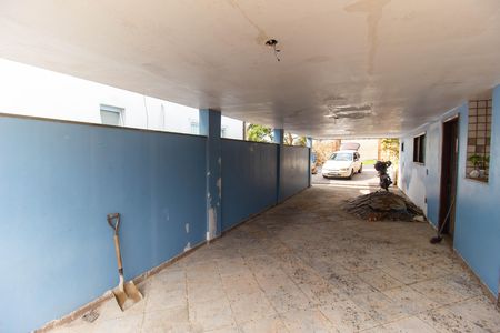 Casa de condomínio à venda com 300m², 3 quartos e 4 vagas Casa de condomínio à venda com 300m², 3 quartos e 4 vagasÁrea externa