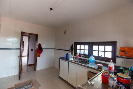 Casa de condomínio à venda com 300m², 3 quartos e 4 vagas Casa de condomínio à venda com 300m², 3 quartos e 4 vagasCozinha e Área de Serviço