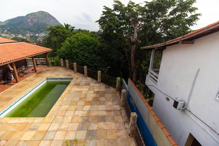 Casa de condomínio à venda com 300m², 3 quartos e 4 vagas Casa de condomínio à venda com 300m², 3 quartos e 4 vagasVista da Suíte