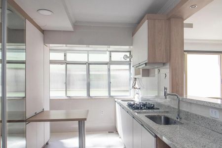 Cozinha de apartamento para alugar com 2 quartos, 70m² em Teresópolis, Porto Alegre