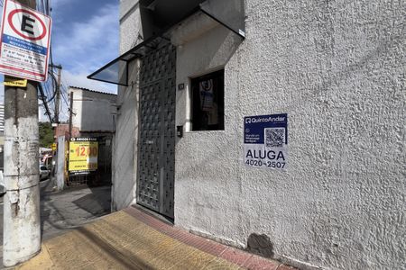 Studio para alugar com 28m², 1 quarto e sem vagaFachada com placa grande
