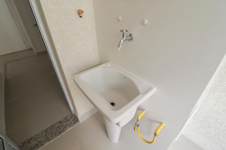 Sala/Cozinha/Área de Serviço de apartamento à venda com 2 quartos, 59m² em Vila Bandeirantes, São Paulo