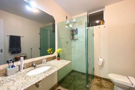 Apartamento à venda com 160m², 3 quartos e 2 vagas Apartamento à venda com 160m², 3 quartos e 2 vagasBanheiro