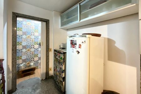 Apartamento à venda com 160m², 3 quartos e 2 vagas Apartamento à venda com 160m², 3 quartos e 2 vagasÁrea de Serviço