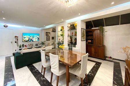 Apartamento à venda com 160m², 3 quartos e 2 vagas Apartamento à venda com 160m², 3 quartos e 2 vagasSala de Jantar