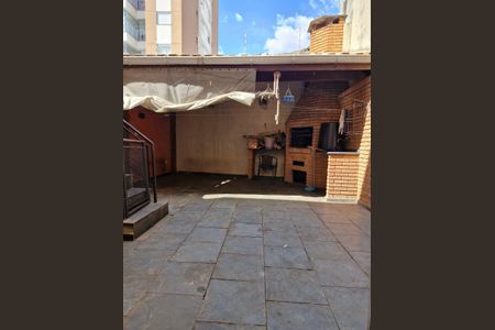 Casa à venda com 145m², 3 quartos e 2 vagas Casa à venda com 145m², 3 quartos e 2 vagasÁrea externa