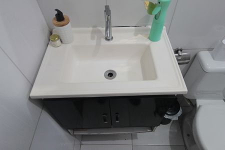 Casa à venda com 368m², 2 quartos e 2 vagasBanheiro Social