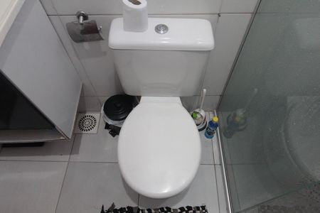 Casa à venda com 368m², 2 quartos e 2 vagasBanheiro Social