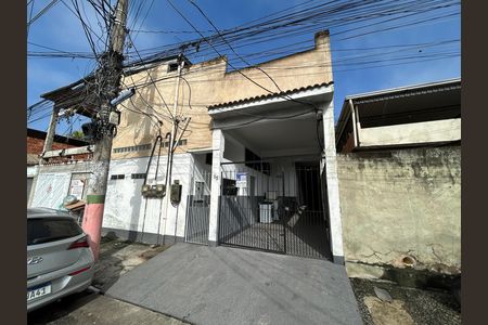 Casa para alugar com 120m², 2 quartos e sem vagaFachada + placa