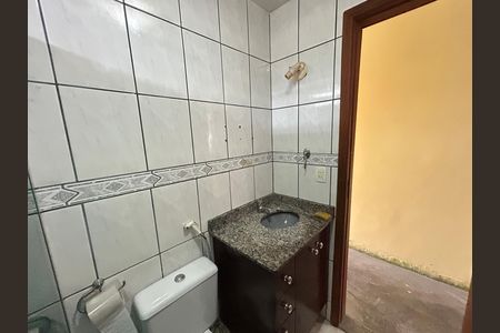 Banheiro Social de casa para alugar com 2 quartos, 120m² em Paiol de Pólvora, Nilópolis