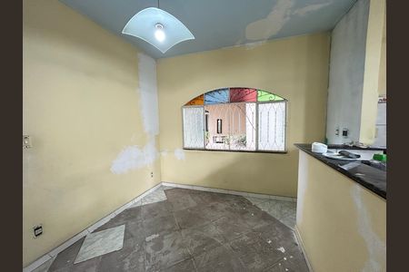 Sala de casa para alugar com 2 quartos, 120m² em Paiol de Pólvora, Nilópolis