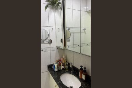 Apartamento à venda com 120m², 3 quartos e 1 vaga Apartamento à venda com 120m², 3 quartos e 1 vagaBanheiro