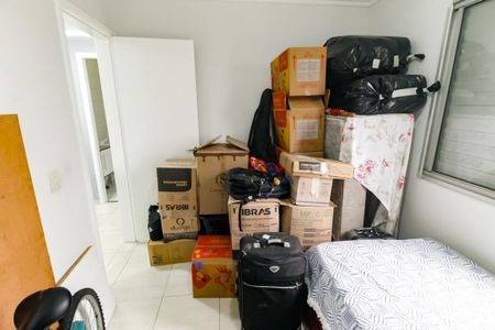 Quarto 1 de apartamento para alugar com 2 quartos, 42m² em Vila Indiana, Taboão da Serra