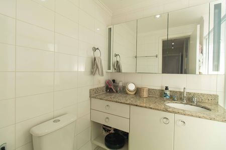 Apartamento à venda com 146m², 3 quartos e 2 vagasBanheiro da Suíte 2