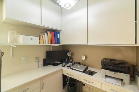 Apartamento à venda com 146m², 3 quartos e 2 vagasEscritório
