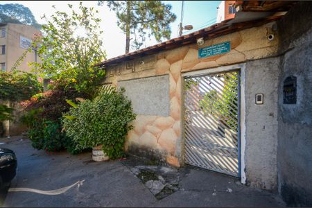 Casa para alugar com 55m², 2 quartos e 1 vaga Casa para alugar com 55m², 2 quartos e 1 vagaFachada