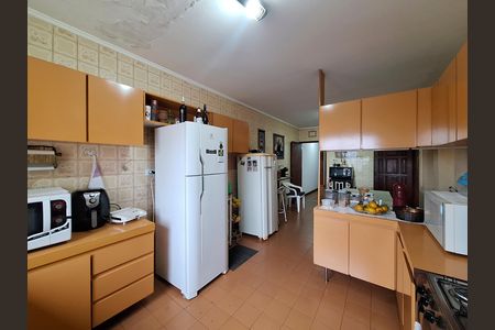 Casa à venda com 180m², 3 quartos e 2 vagasCozinha