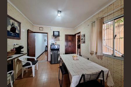 Casa à venda com 180m², 3 quartos e 2 vagasCozinha
