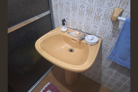 Casa à venda com 180m², 3 quartos e 2 vagasBanheiro