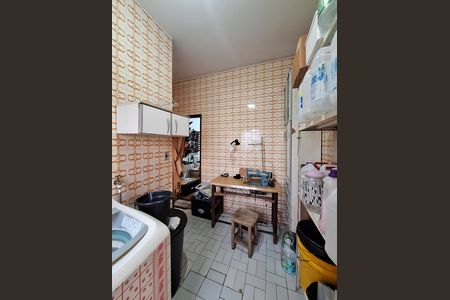 Casa à venda com 180m², 3 quartos e 2 vagasÁrea de Serviço