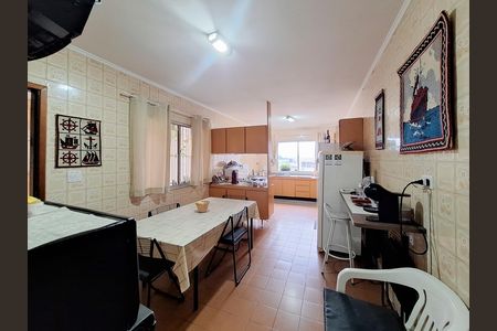 Casa à venda com 180m², 3 quartos e 2 vagasCozinha