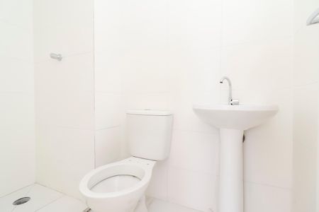 Banheiro de apartamento à venda com 2 quartos, 33m² em Fazenda Aricanduva, São Paulo