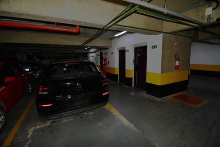 Garagem de apartamento para alugar com 1 quarto, 65m² em Cambuí, Campinas