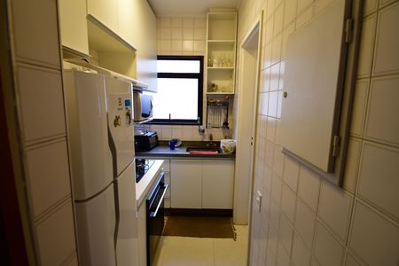 Cozinha de apartamento para alugar com 1 quarto, 65m² em Cambuí, Campinas