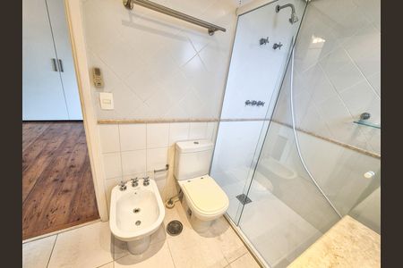 Apartamento para alugar com 165m², 3 quartos e 3 vagasBanheiro da Suíte 1