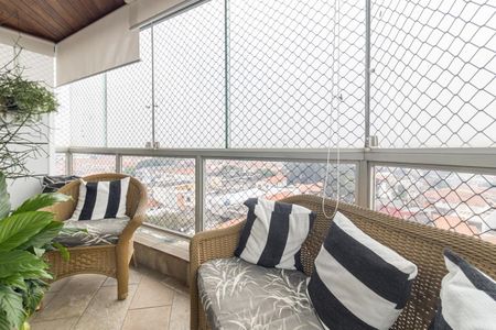 Apartamento à venda com 210m², 3 quartos e 2 vagas Apartamento à venda com 210m², 3 quartos e 2 vagasVaranda