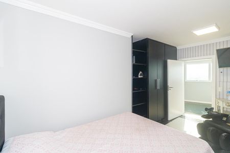 Apartamento à venda com 210m², 3 quartos e 2 vagas Apartamento à venda com 210m², 3 quartos e 2 vagasQuarto Suíte 1