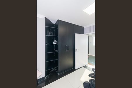 Apartamento à venda com 210m², 3 quartos e 2 vagas Apartamento à venda com 210m², 3 quartos e 2 vagasQuarto Suíte 1
