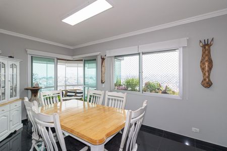 Apartamento à venda com 210m², 3 quartos e 2 vagas Apartamento à venda com 210m², 3 quartos e 2 vagasSala de Jantar