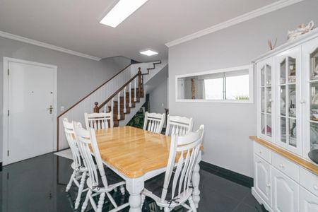 Apartamento à venda com 210m², 3 quartos e 2 vagas Apartamento à venda com 210m², 3 quartos e 2 vagasSala de Jantar