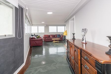 Apartamento à venda com 210m², 3 quartos e 2 vagas Apartamento à venda com 210m², 3 quartos e 2 vagasCorredor