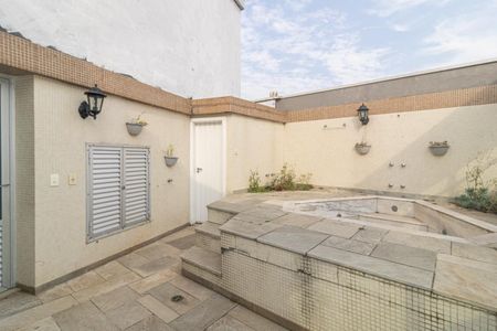Apartamento à venda com 210m², 3 quartos e 2 vagas Apartamento à venda com 210m², 3 quartos e 2 vagasHidromassagem Privativa