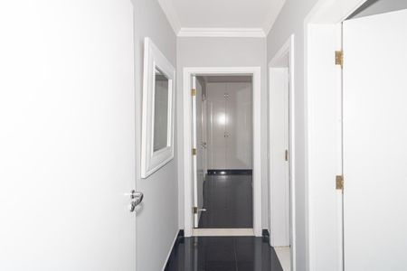 Apartamento à venda com 210m², 3 quartos e 2 vagas Apartamento à venda com 210m², 3 quartos e 2 vagasCorredor