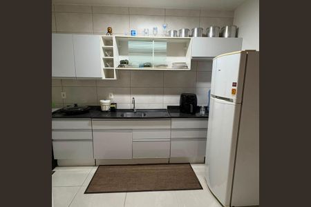 Cozinha de casa para alugar com 2 quartos, 100m² em Coqueiros, Florianópolis