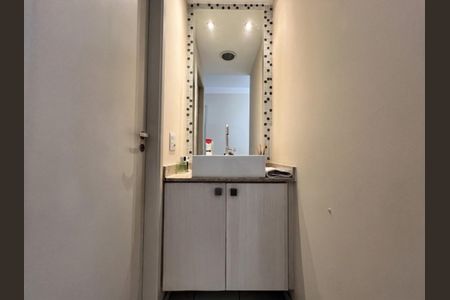Banheiro de apartamento à venda com 3 quartos, 57m² em Jaguaré, São Paulo