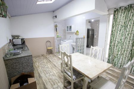 Casa de condomínio para alugar com 120m², 3 quartos e 1 vagaÁrea de Serviço