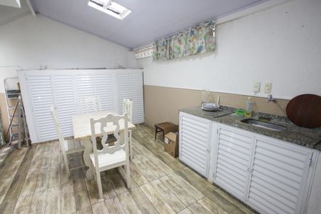 Casa de condomínio para alugar com 120m², 3 quartos e 1 vagaÁrea de Serviço