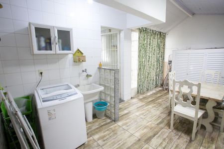 Casa de condomínio para alugar com 120m², 3 quartos e 1 vagaÁrea de Serviço