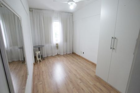 Quarto Suíte de casa de condomínio para alugar com 3 quartos, 120m² em Taquara, Rio de Janeiro