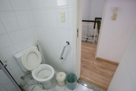 Casa de condomínio para alugar com 120m², 3 quartos e 1 vagaBanheiro da Suíte