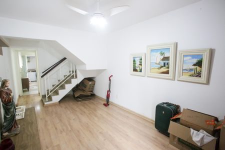 Sala de casa de condomínio para alugar com 3 quartos, 120m² em Taquara, Rio de Janeiro