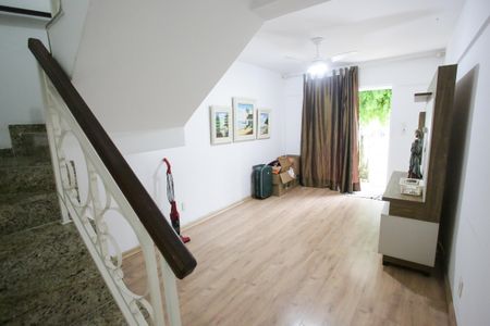 Casa de condomínio para alugar com 120m², 3 quartos e 1 vagaSala