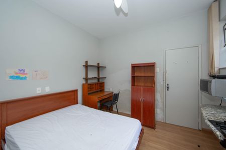 QUARTO/COZINHA de kitnet/studio para alugar com 1 quarto, 30m² em Coracao de Jesus, Belo Horizonte